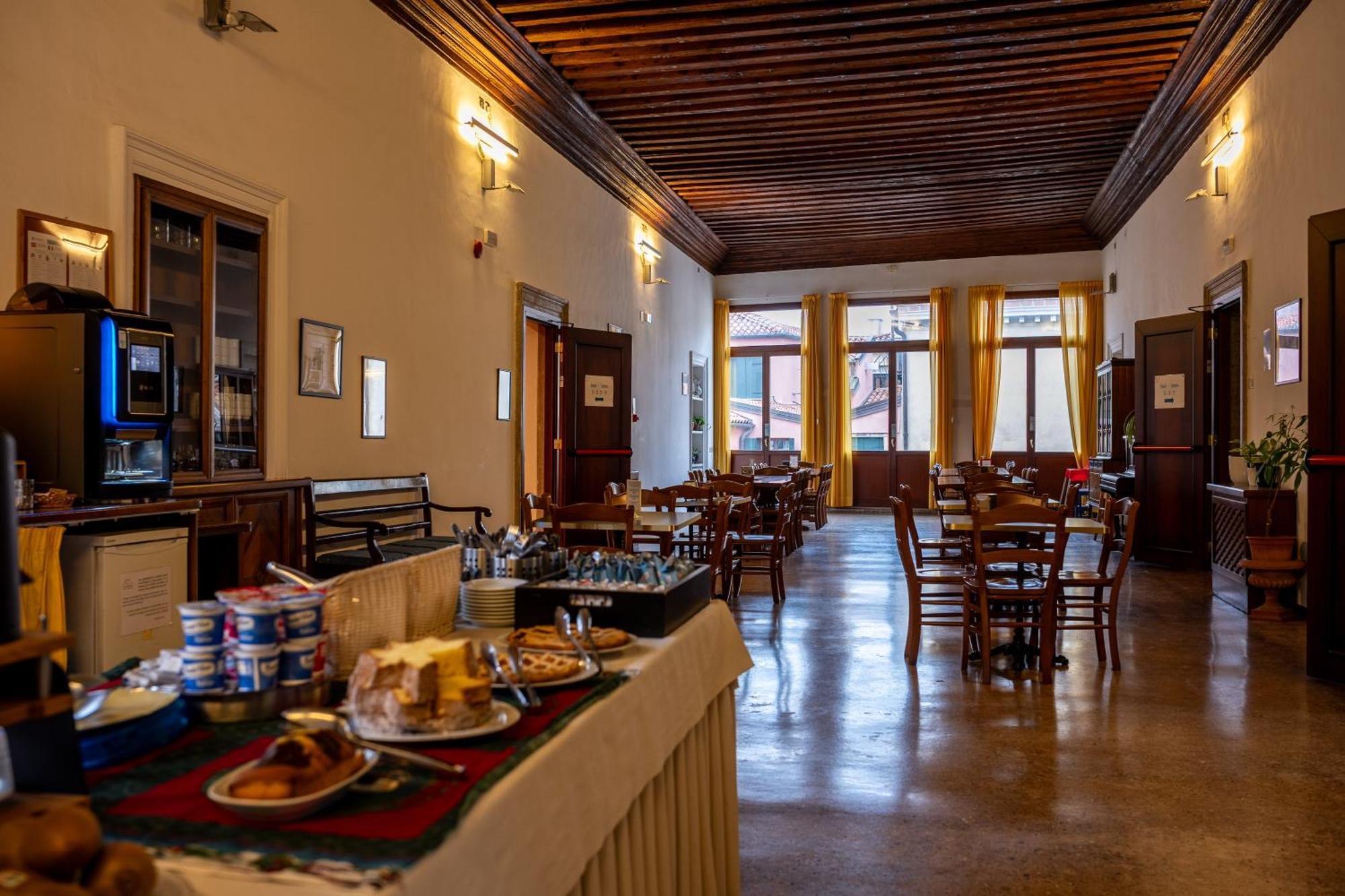 Foresteria Valdese Hostal Venecia